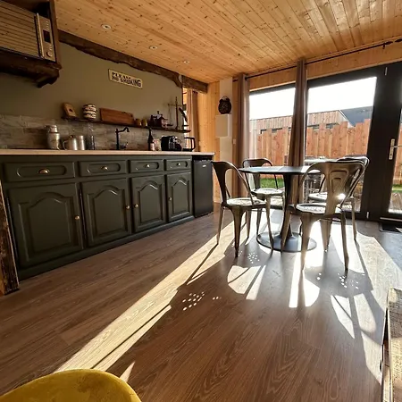 L'atelier De La Clef Des Paons * לוק-סור-מר